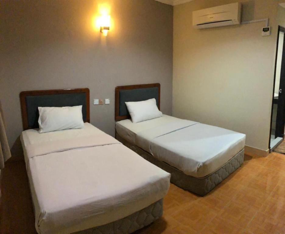 Hotel Perdana Lawas Exterior foto
