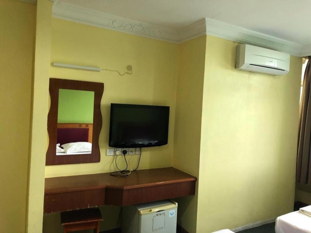 Hotel Perdana Lawas Exterior foto